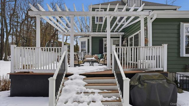 5 Wendover Road, Setauket, NY 11733