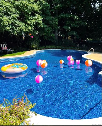 5 Wendover Road, Setauket, NY 11733