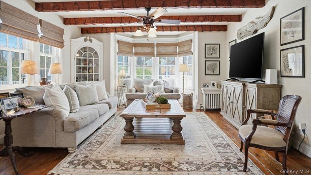 5 Wendover Road, Setauket, NY 11733