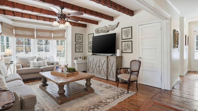 5 Wendover Road, Setauket, NY 11733