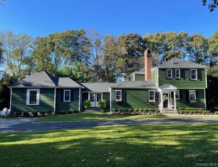 5 Wendover Road, Setauket, NY 11733