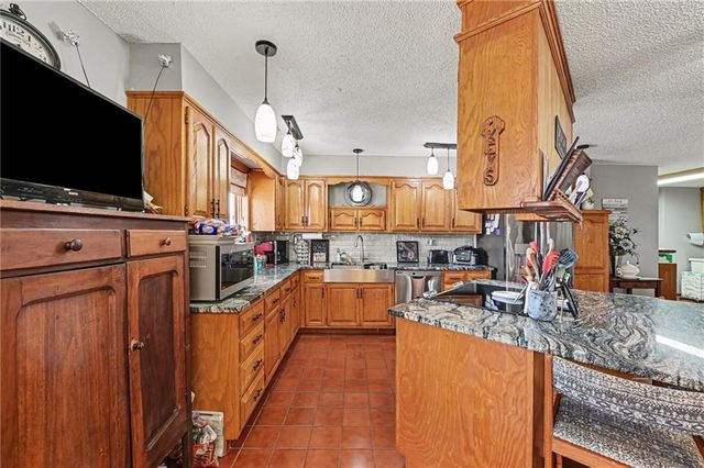 12975 238th Street, Linwood, KS 66052