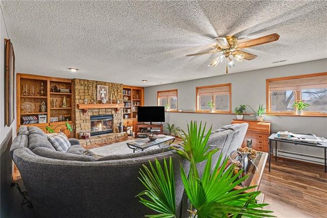 12975 238th Street, Linwood, KS 66052