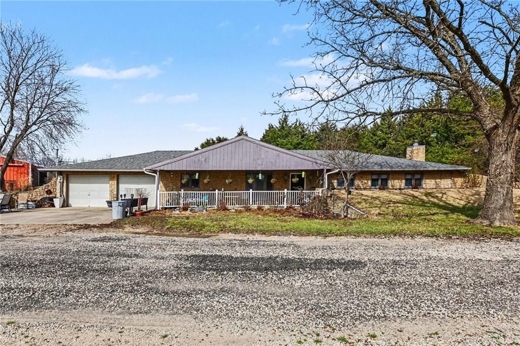 12975 238th Street, Linwood, KS 66052