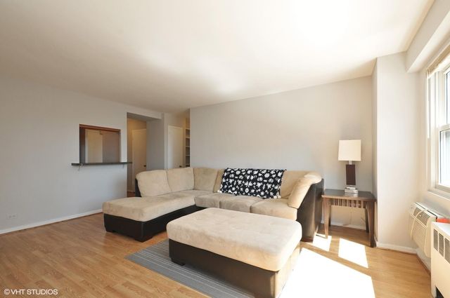 2909 N Sheridan Road 703, Chicago, IL 60657