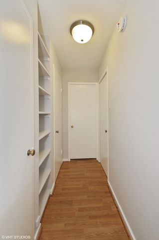 2909 N Sheridan Road 703, Chicago, IL 60657