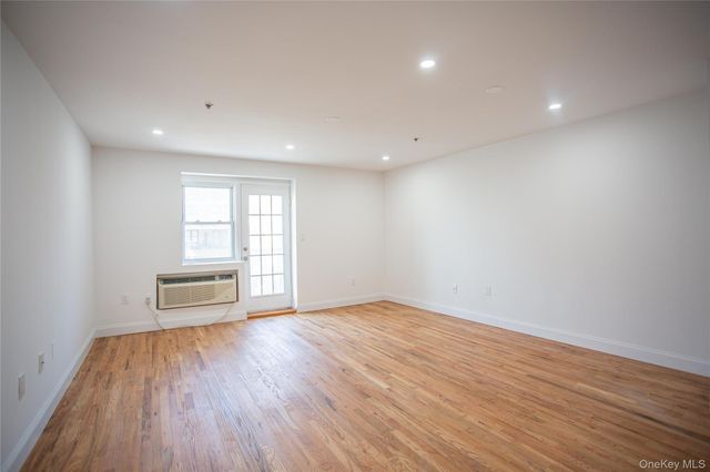 10 Franklin Boulevard 408, Long Beach, NY 11561