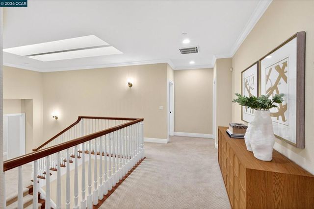 3 Brooktree Dr, Danville, CA 94506