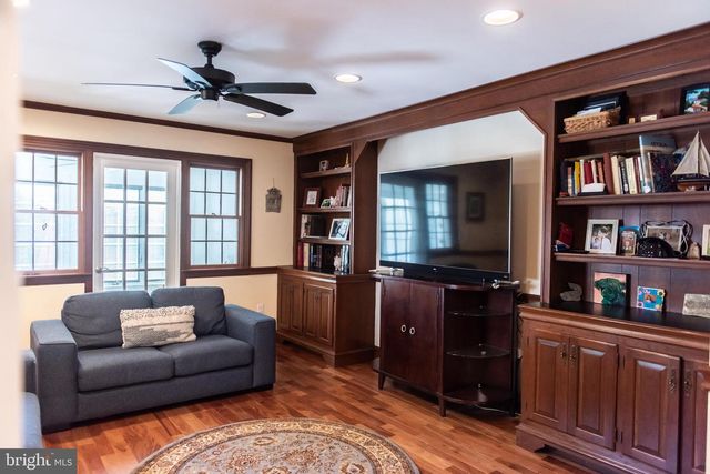 371 ELM AVE, Hershey, PA 17033