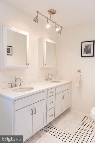 371 ELM AVE, Hershey, PA 17033