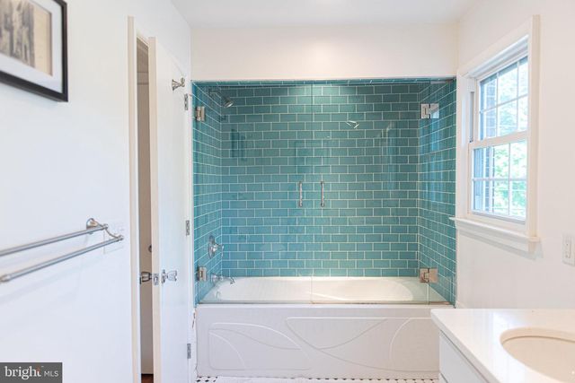371 ELM AVE, Hershey, PA 17033