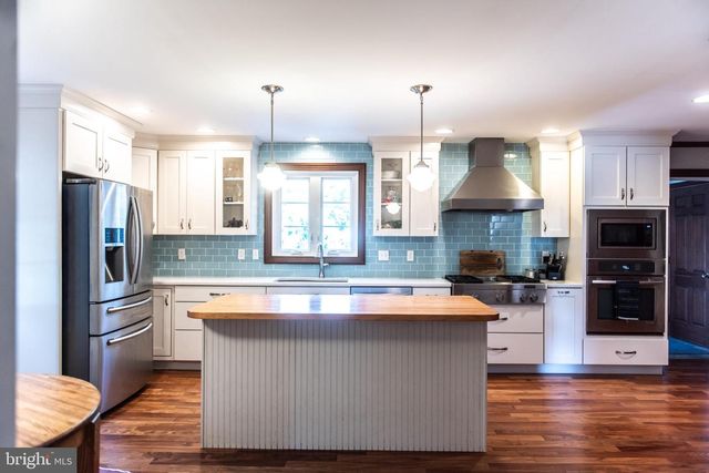 371 ELM AVE, Hershey, PA 17033