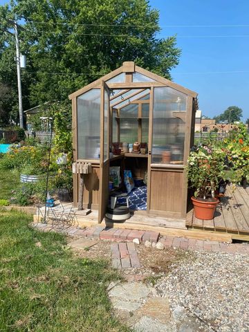 2010 Eleven Mile Road, Auburn, MI 48611