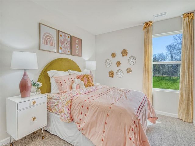 805 StreamView Court, Mebane, NC 27302