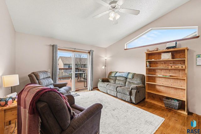 7321 W 51st St Street, Sioux Falls, SD 57106