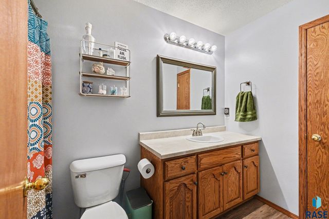 7321 W 51st St Street, Sioux Falls, SD 57106