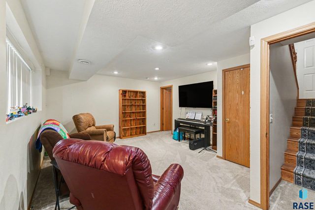 7321 W 51st St Street, Sioux Falls, SD 57106