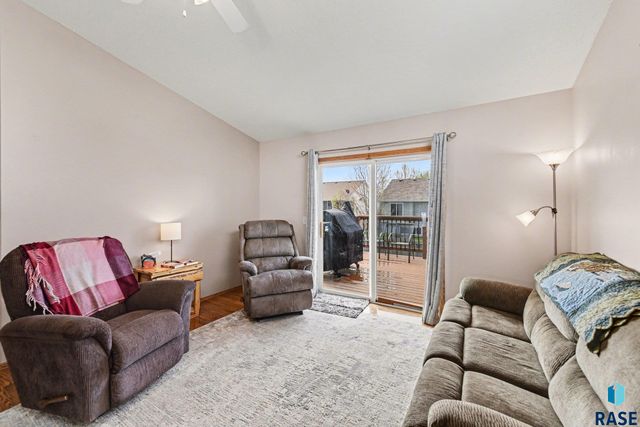7321 W 51st St Street, Sioux Falls, SD 57106