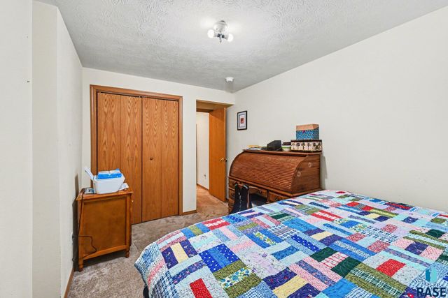 7321 W 51st St Street, Sioux Falls, SD 57106