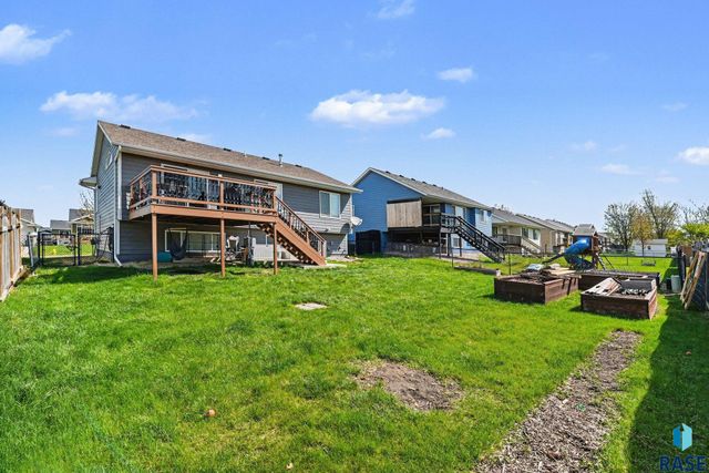 7321 W 51st St Street, Sioux Falls, SD 57106