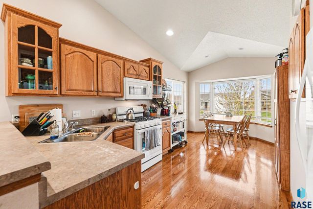 7321 W 51st St Street, Sioux Falls, SD 57106