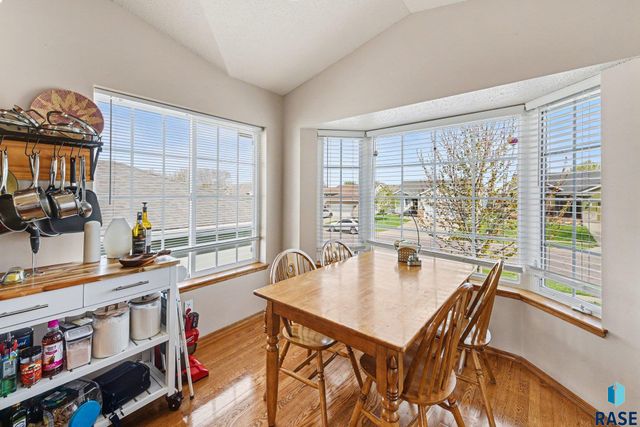 7321 W 51st St Street, Sioux Falls, SD 57106