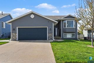 7321 W 51st St Street, Sioux Falls, SD 57106