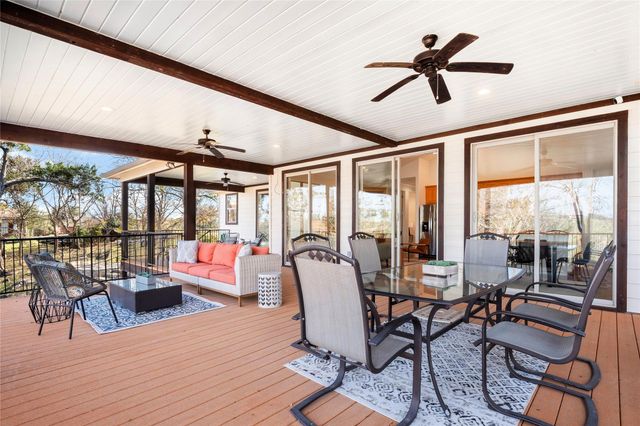 25400 Cove DR, Spicewood, TX 78669