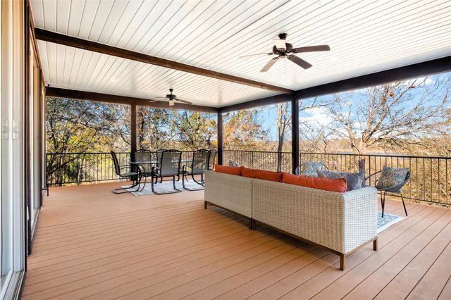 25400 Cove DR, Spicewood, TX 78669