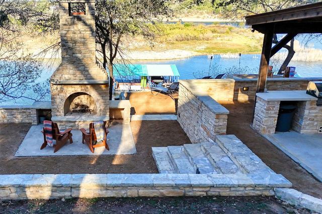 25400 Cove DR, Spicewood, TX 78669