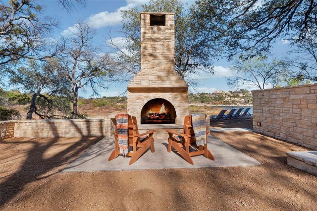 25400 Cove DR, Spicewood, TX 78669