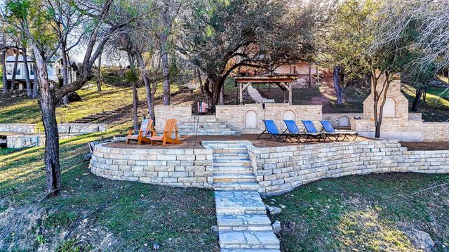 25400 Cove DR, Spicewood, TX 78669