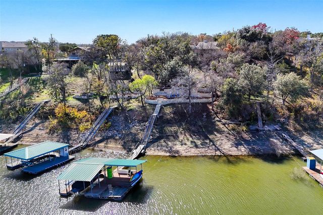 25400 Cove DR, Spicewood, TX 78669