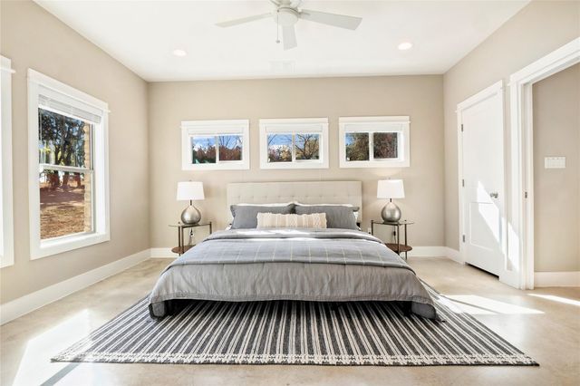 25400 Cove DR, Spicewood, TX 78669