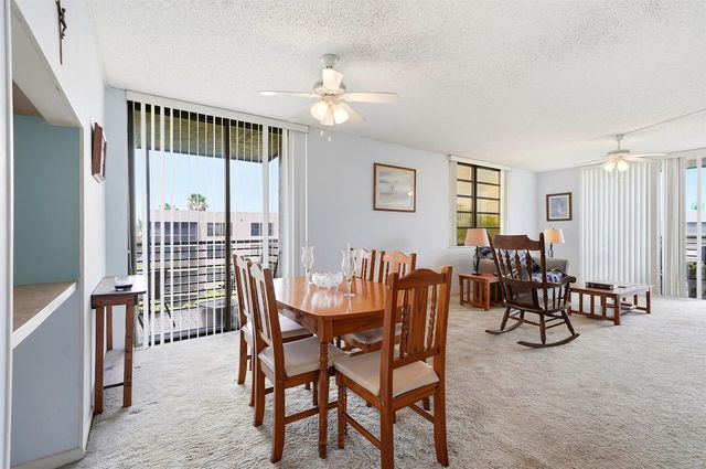 901 Colony Point Circle 523, Pembroke Pines, FL 33026