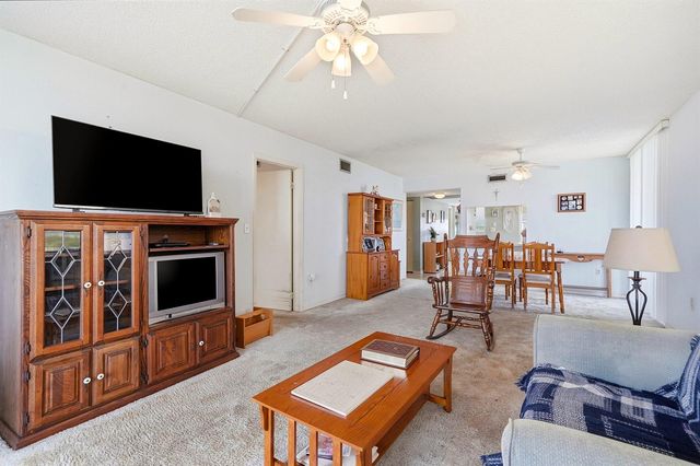 901 Colony Point Circle 523, Pembroke Pines, FL 33026
