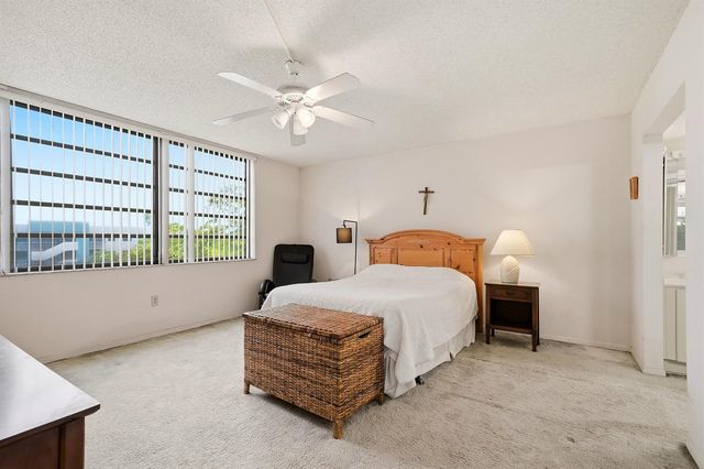 901 Colony Point Circle 523, Pembroke Pines, FL 33026