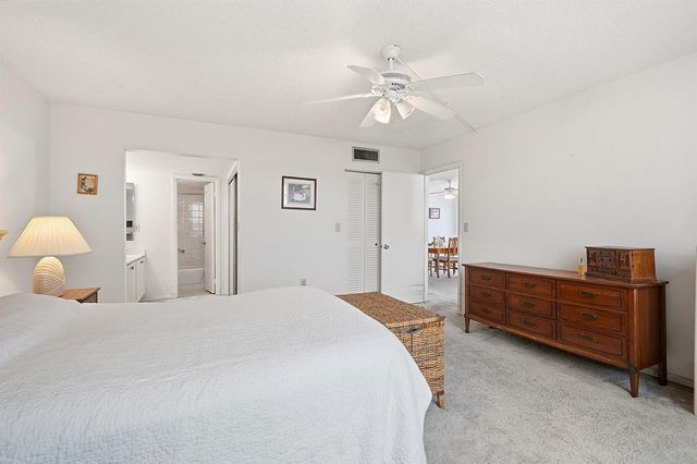 901 Colony Point Circle 523, Pembroke Pines, FL 33026
