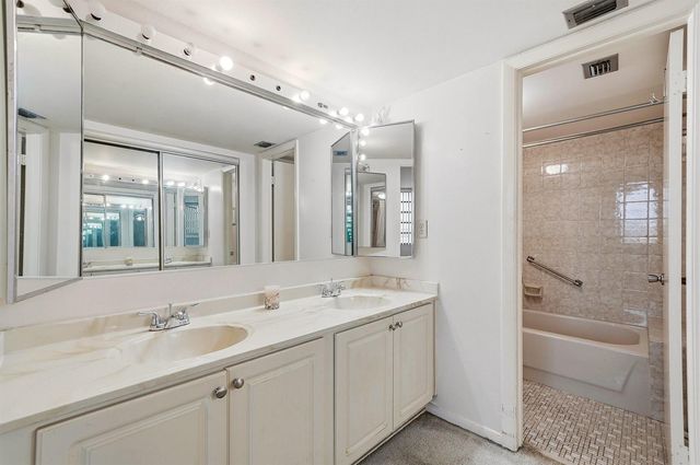 901 Colony Point Circle 523, Pembroke Pines, FL 33026