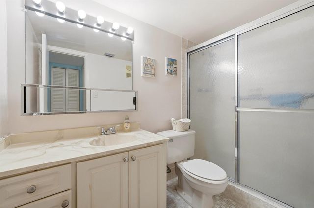 901 Colony Point Circle 523, Pembroke Pines, FL 33026