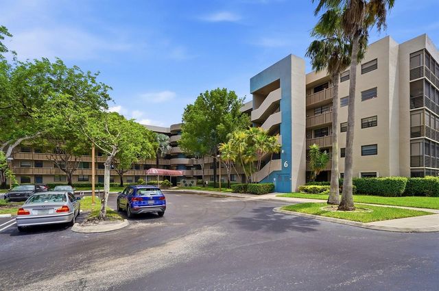 901 Colony Point Circle 523, Pembroke Pines, FL 33026
