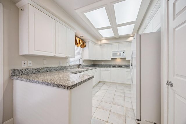 2422 Dorrington A, Houston, TX 77030