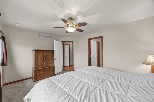 736 Croell Ave, Tiffin, IA 52340