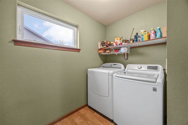 736 Croell Ave, Tiffin, IA 52340