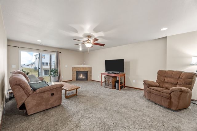 736 Croell Ave, Tiffin, IA 52340