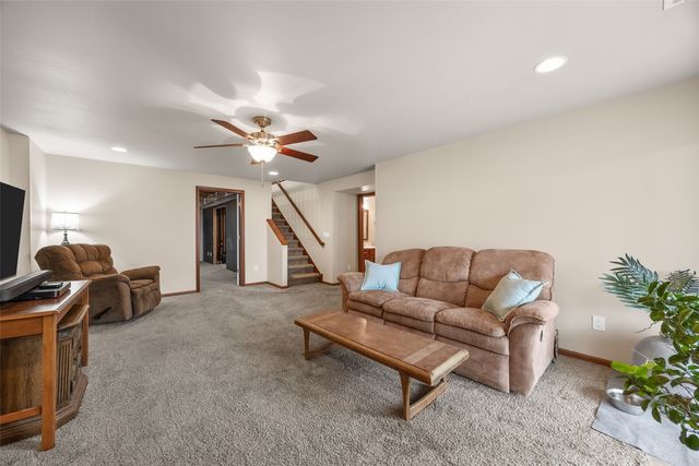 736 Croell Ave, Tiffin, IA 52340