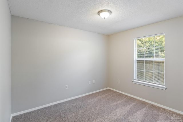 6 Georgia Dr, Pensacola, FL 32505