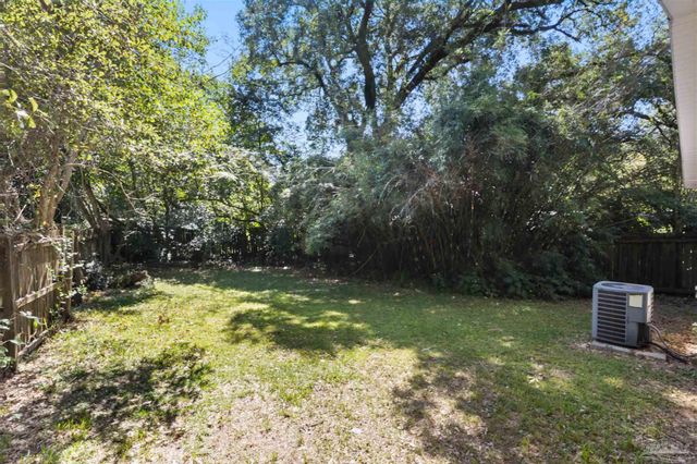 6 Georgia Dr, Pensacola, FL 32505