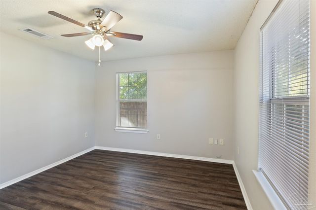 6 Georgia Dr, Pensacola, FL 32505