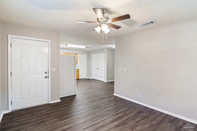 6 Georgia Dr, Pensacola, FL 32505